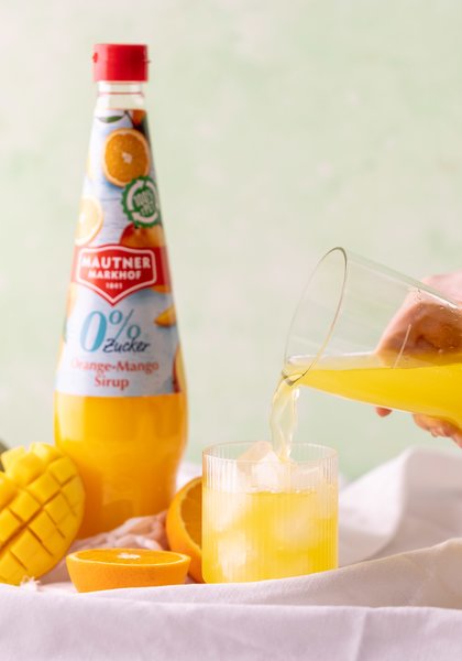 Mango-Orangensirup mit Karaffe