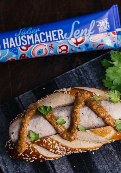 Rezeptfoto Weisswurst Hot Dog mit Hausmachersenf