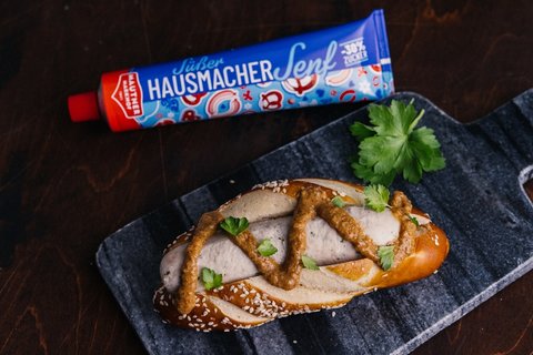Rezeptfoto Weisswurst Hot Dog mit Hausmachersenf