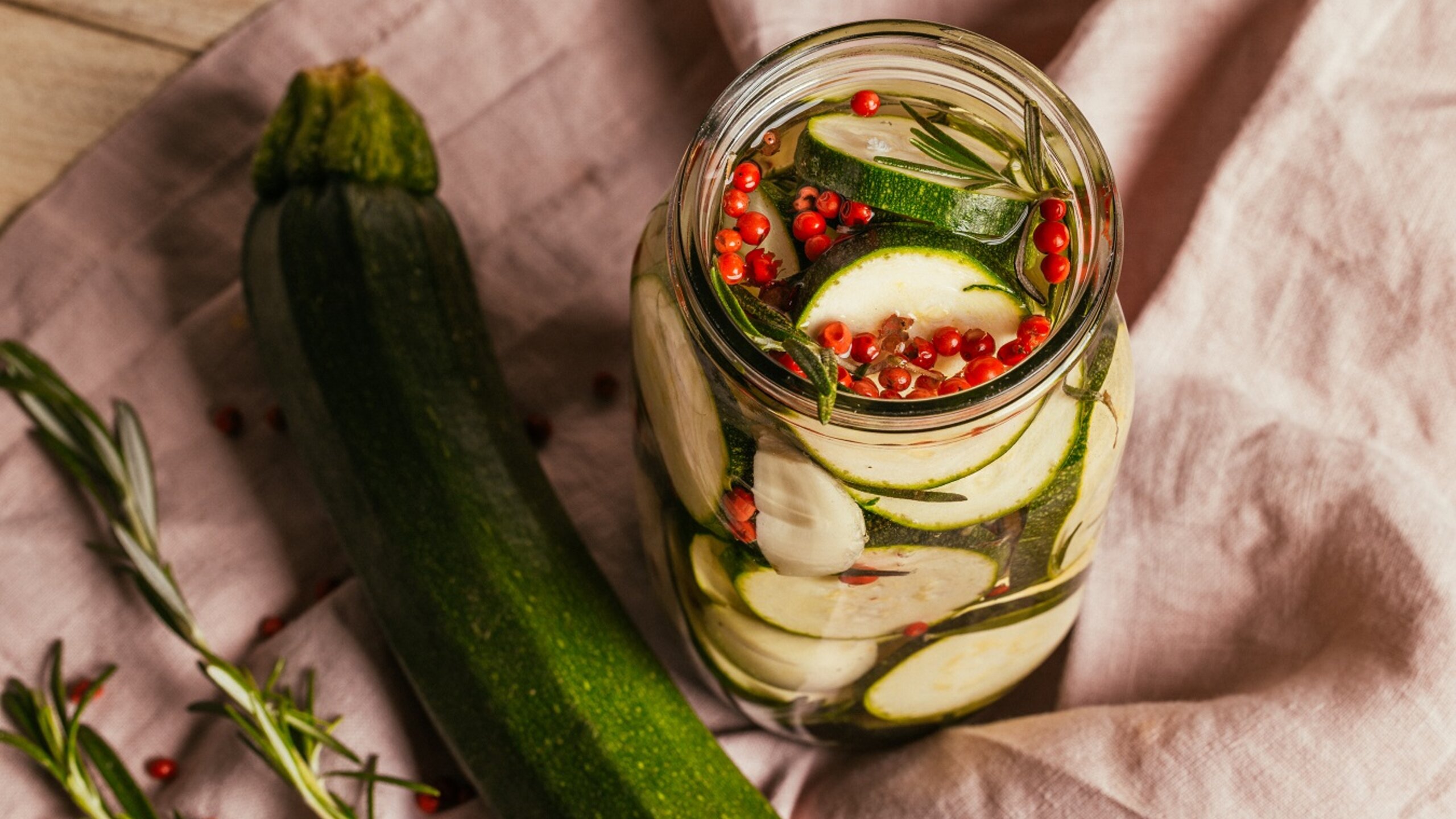 eingelegte zucchini rezept | © Florence Stoiber